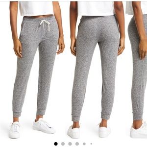 Vuori NWOT performance joggers
